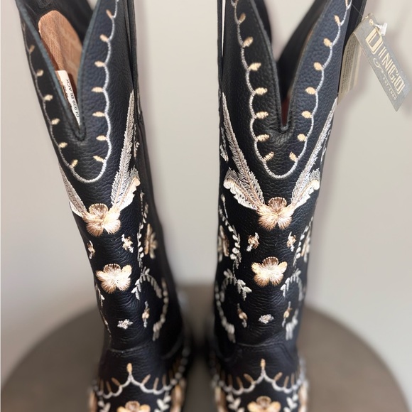 Dingo Black and White Embroidered Heeled Boots - Picture 8 of 13